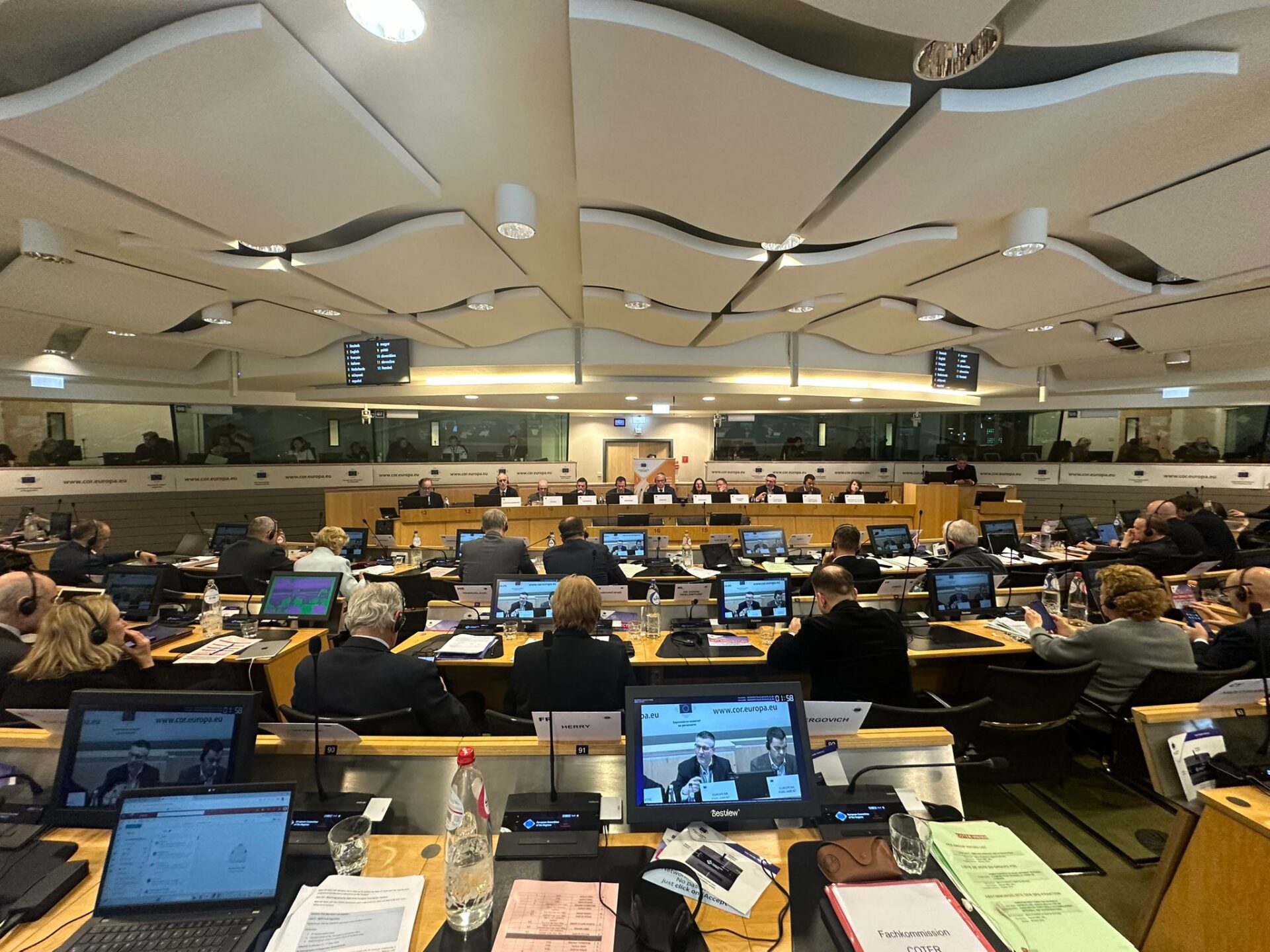 Bruselas aprueba en Comisión el dictamen sobre el Fondo Europeo de Desarrollo Regional liderado por María Guardiola