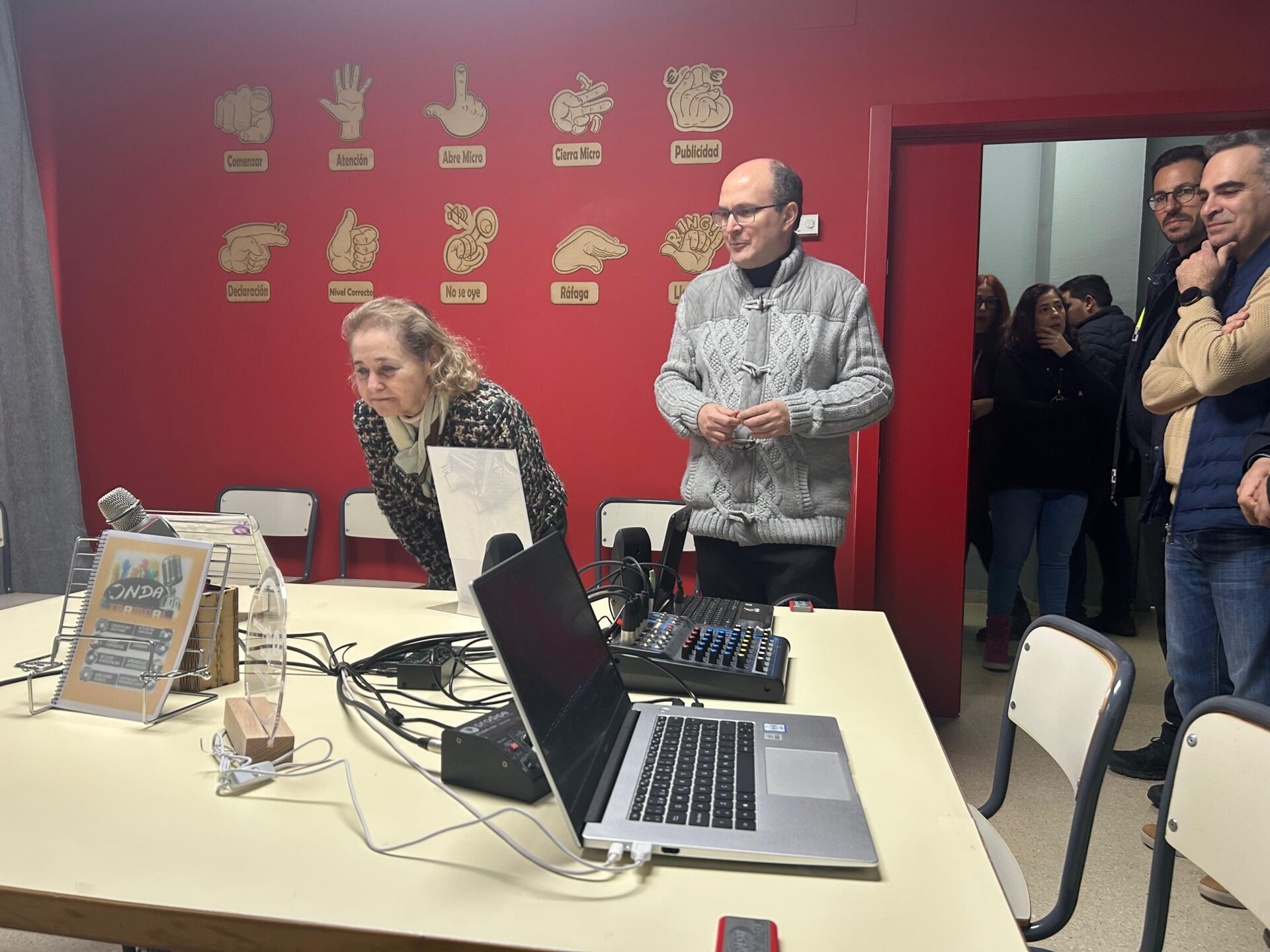 Vaquera destaca el avance de programas de innovación educativa en la escuela rural: “Todo el alumnado extremeño tiene las mismas posibilidades”