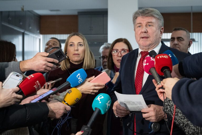 María Guardiola defiende la continuidad de la Central Nuclear de Almaraz ante representantes de la Comisión de Peticiones del Parlamento Europeo