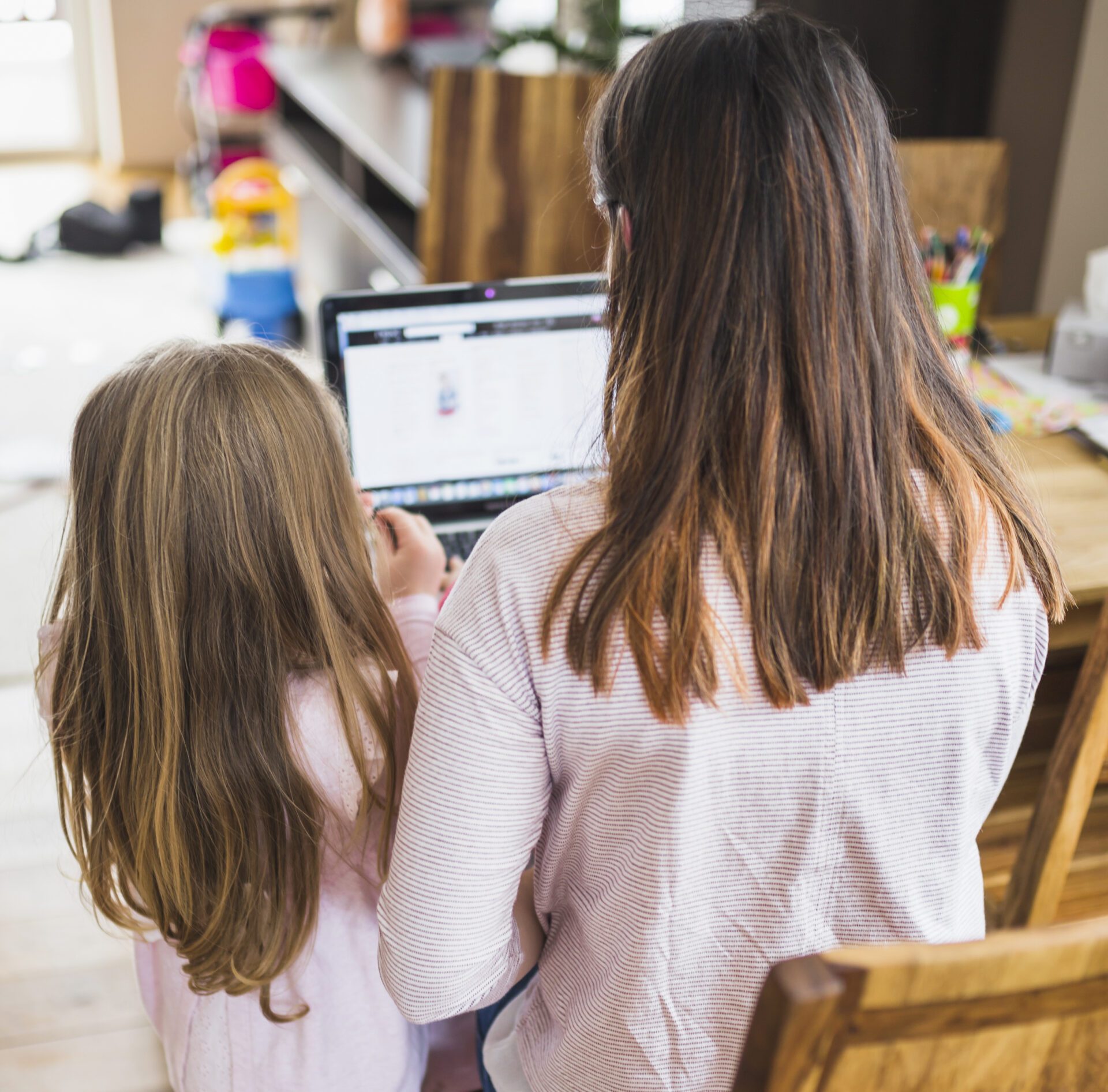 La Junta organiza las jornadas Plan Digital Familiar para dotar a las familias de conocimientos y herramientas para aprender a gestionar el ecosistema digital