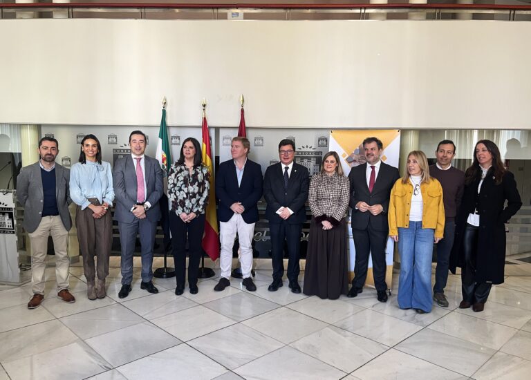 Santamaría presenta la nueva Oficina del Emprendedor y del Inversor en Badajoz cuyo objetivo es facilitar el emprendimiento, el crecimiento y la inversión