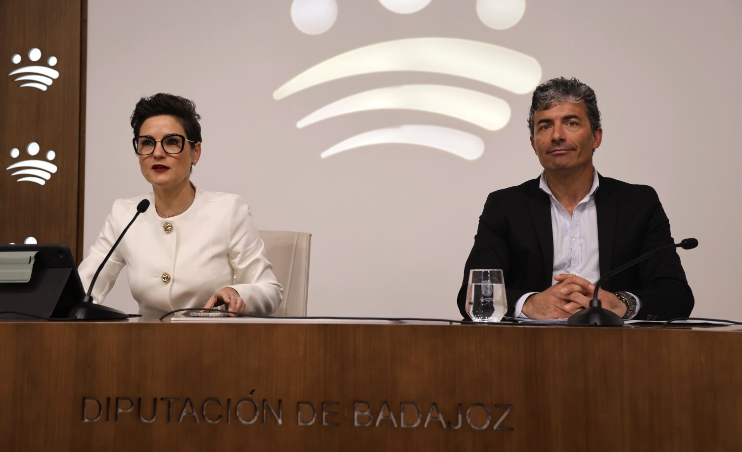 La Diputación de Badajoz destina 68,6 millones € del remanente a un paquete de 13 medidas para fortalecer a los municipios