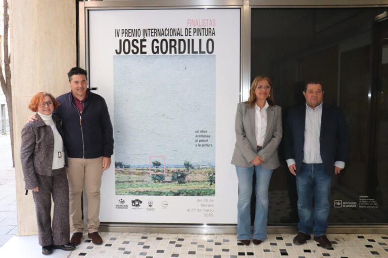 Los finalistas del IV Premio Internacional de Pintura ‘José Gordillo’ ya cuelgan en las paredes de la Sala Vaquero Poblador