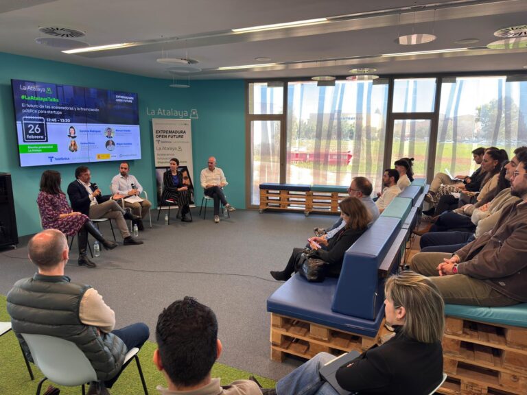 La Junta de Extremadura refuerza su apuesta por el emprendimiento innovador en la visita de ENISA al Hub La Atalaya – Extremadura Open Future