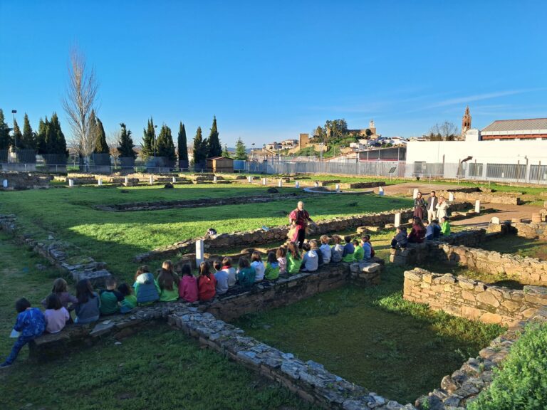 La Junta impulsa en Jerez de los Caballeros el programa ‘Guardianes del Patrimonio’ para acercar la lectura y el patrimonio a los escolares