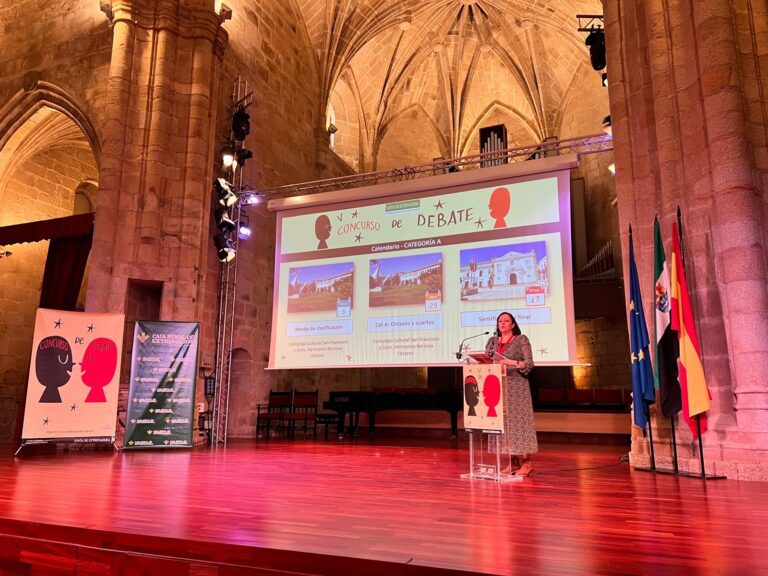 Casi un centenar de equipos participan en la ronda clasificatoria del V Concurso de Debate Escolar