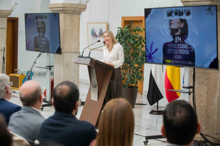 Guardiola reivindica la igualdad como “un deber democrático” en el acto institucional del 8M: “La igualdad es justicia y, cuando la justicia avanza, avanza toda Extremadura”