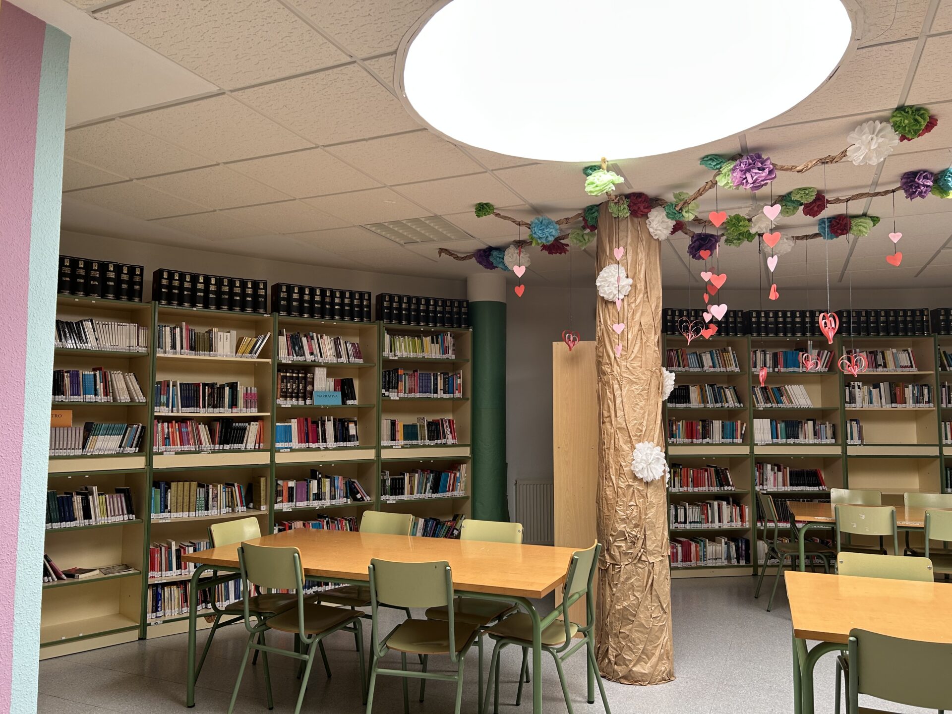 Educación incrementa la ayuda por alumno para libros de texto y material escolar en el curso 2026/2027