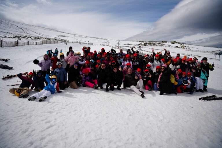 La Diputación de Badajoz acerca la nieve a escolares de la provincia con el Programa de Deportes de Invierno