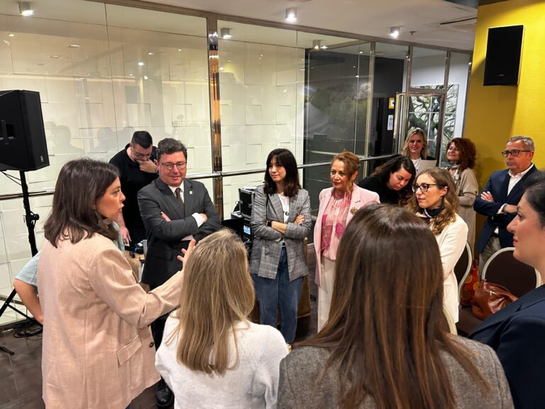 Guillermo Santamaría felicita a las mujeres emprendedoras que han presentado sus proyectos a través del Programa The Break Extremadura