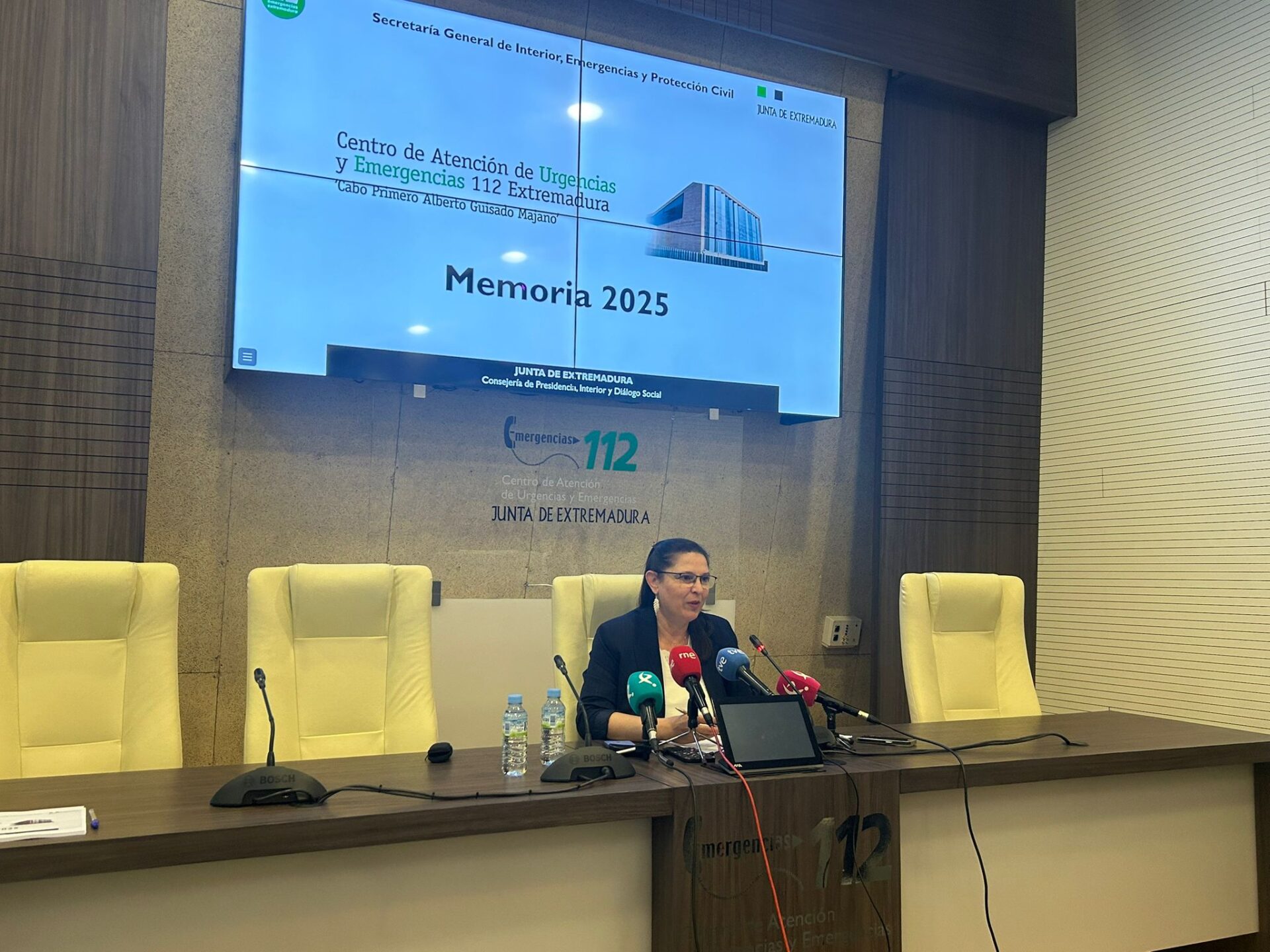 El Centro Coordinador de Emergencias 112 Extremadura ha recibido 687.000 llamadas y ha gestionado 131.529 incidentes durante el año 2025