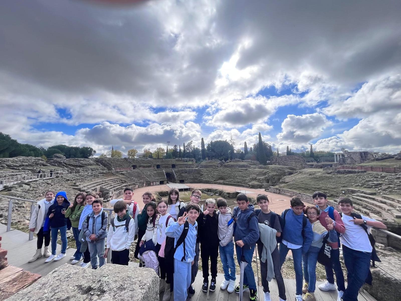 La Consejería de Educación pone en valor el legado cultural extremeño con rutas educativas por el patrimonio regional