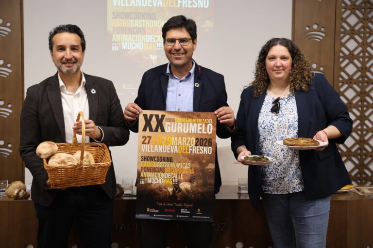 La Feria Transfronteriza del Gurumelo cumple 20 años haciendo de Villanueva del Fresno la capital micológica de España