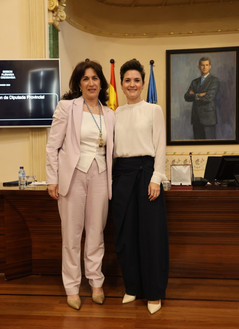 María José Benavides toma posesión como nueva diputada provincial