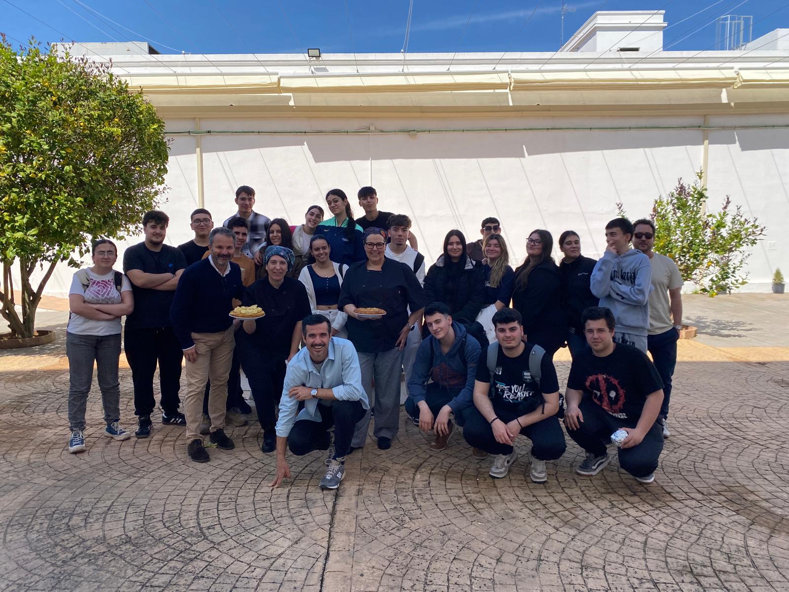 La Diputación de Badajoz y el IES San Fernando firman un convenio de colaboración