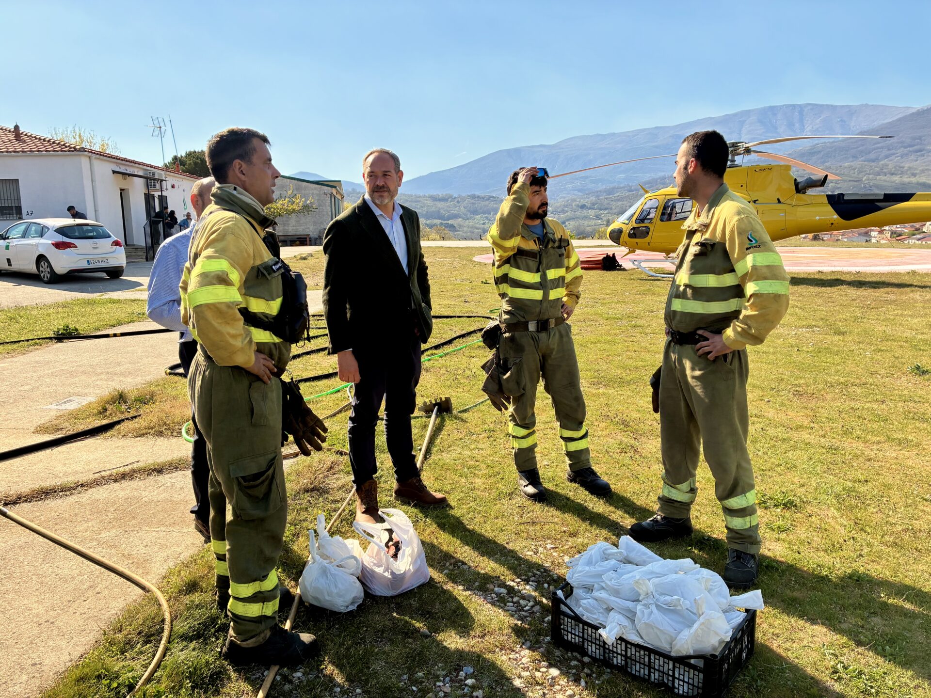 El consejero en funciones de Gestión Forestal apunta que «incendios forestales como el de Losar de la Vera no son como los del verano pasado»