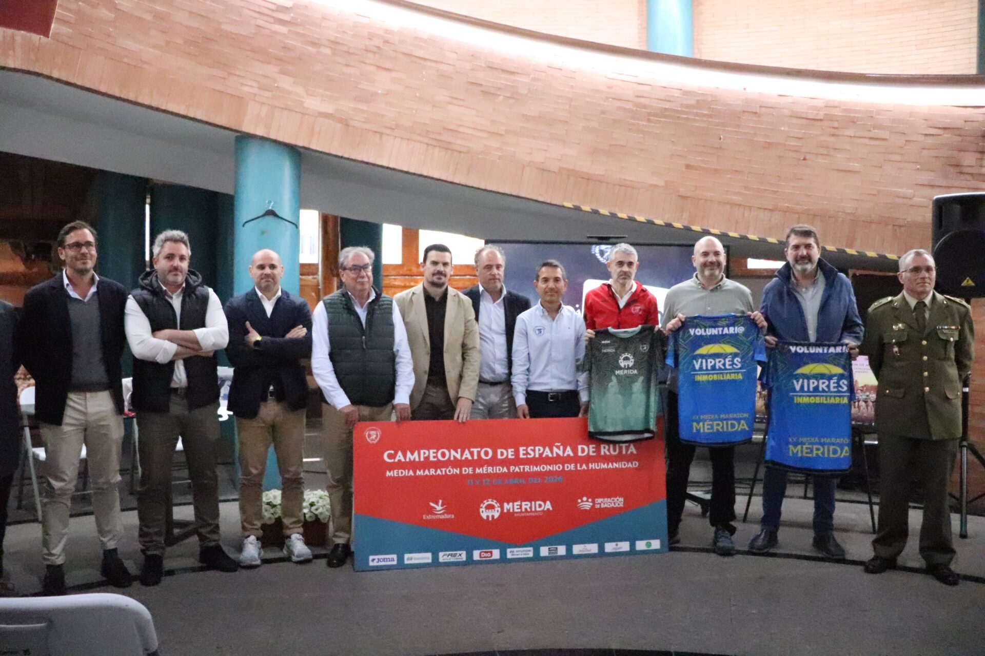 La Junta de Extremadura redobla su apoyo a la Media Maratón de Mérida, prueba referente del atletismo popular y escaparate nacional