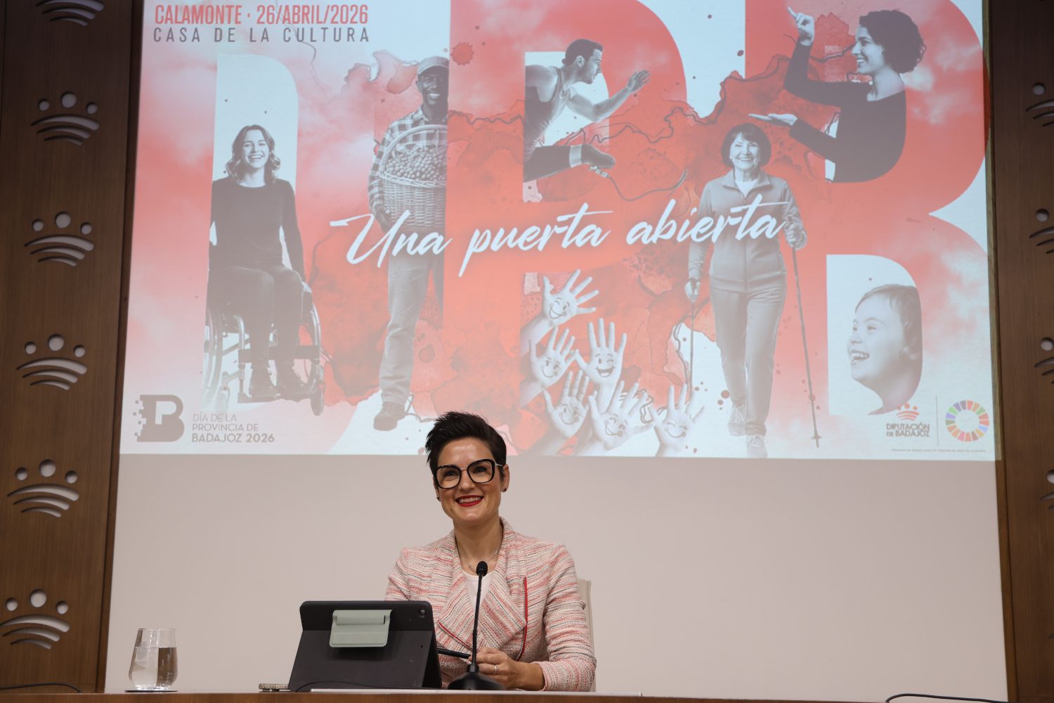 La Diputación de Badajoz reconocerá a la diseñadora ‘La Condesa’, la Asociación Oncológica de Extremadura y Cajalmendralejo con las Medallas de Oro de la Provincia 2026