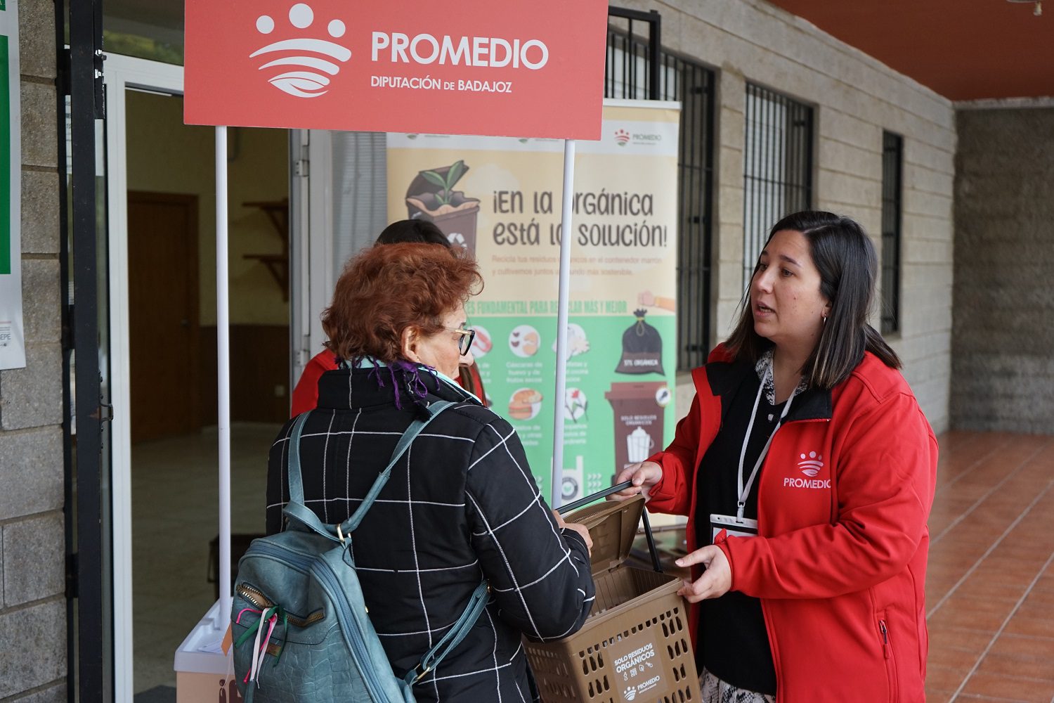 Promedio inicia una campaña para reforzar el conocimiento sobre el contenedor marrón en la provincia