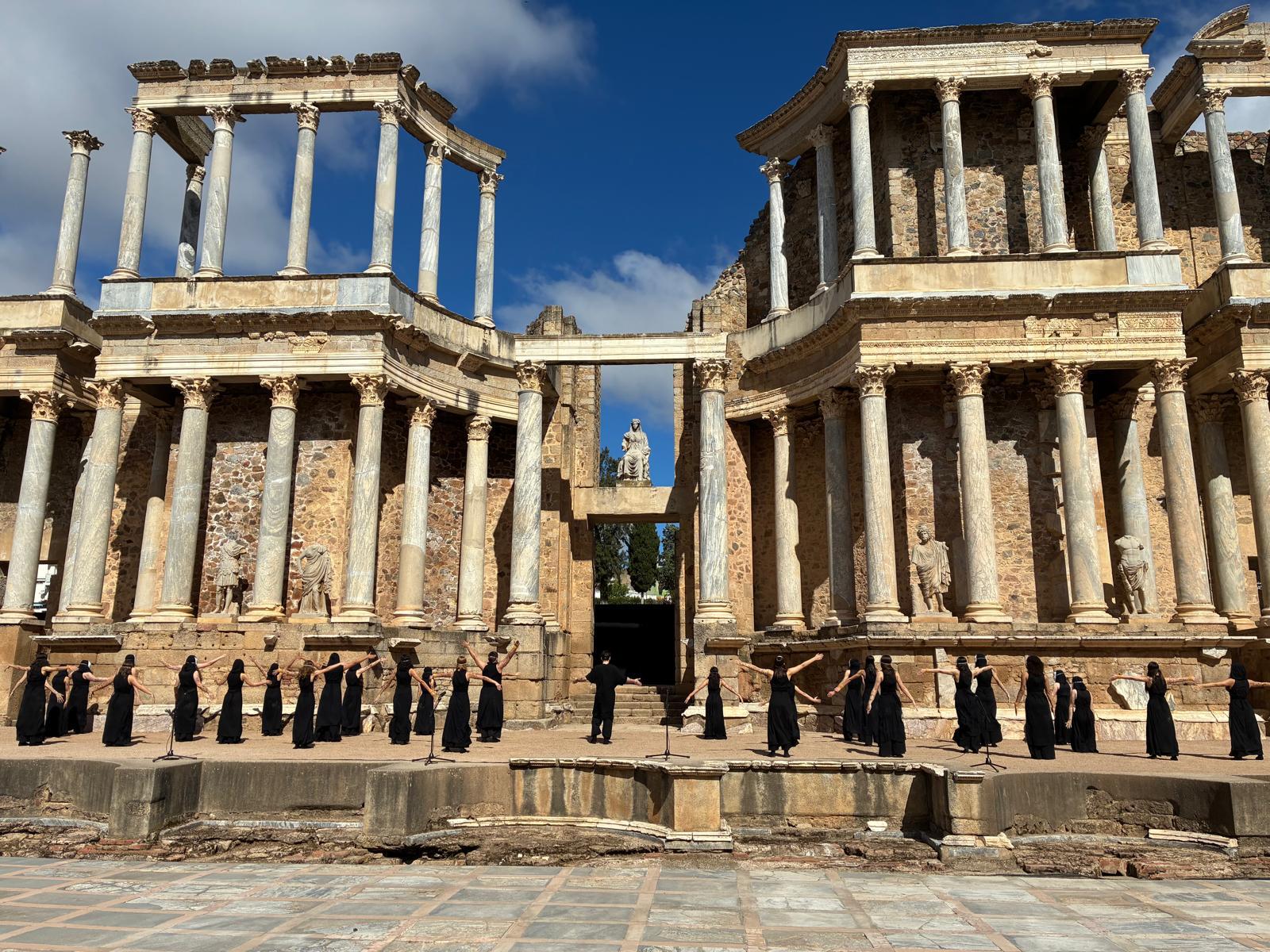 Educación agradece la entrega del IES Santa Eulalia de Mérida en la 28ª edición del Festival de Teatro Grecolatino