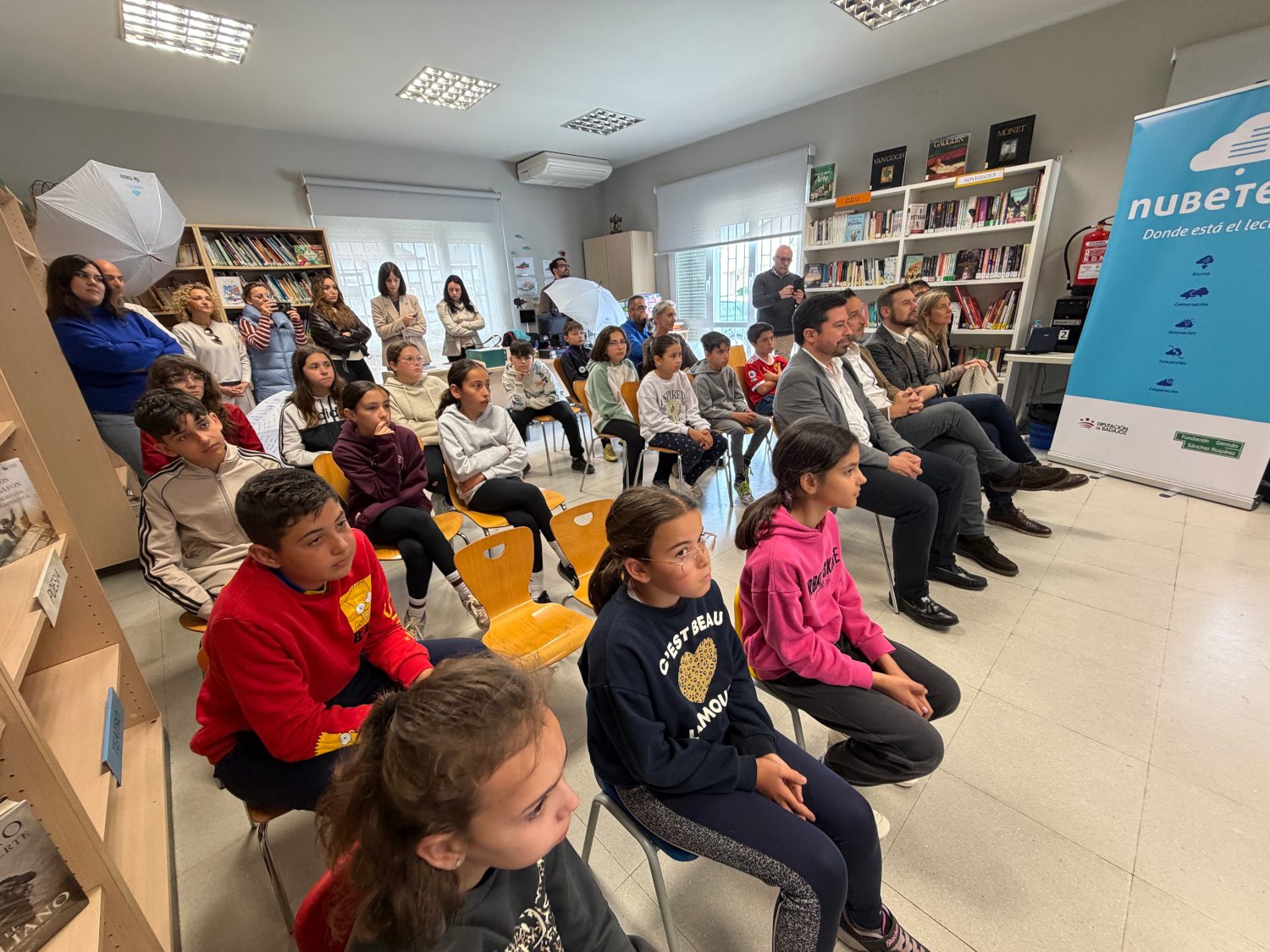 Decenas de niños y niñas conocen la magia de Nubeteca en la inauguración de los espacios 58 y 59