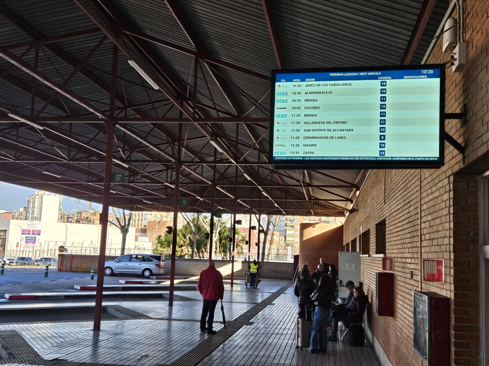 La Junta destina casi 3 millones de euros para avanzar en la digitalización del transporte público por carretera en Extremadura