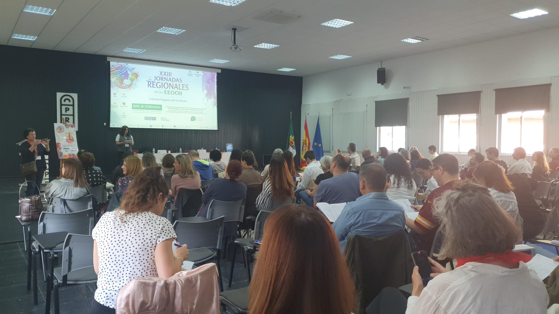 Un centenar de docentes y directivos de las 9 Escuelas Oficiales de Idiomas participan en las XXIII Jornadas Regionales