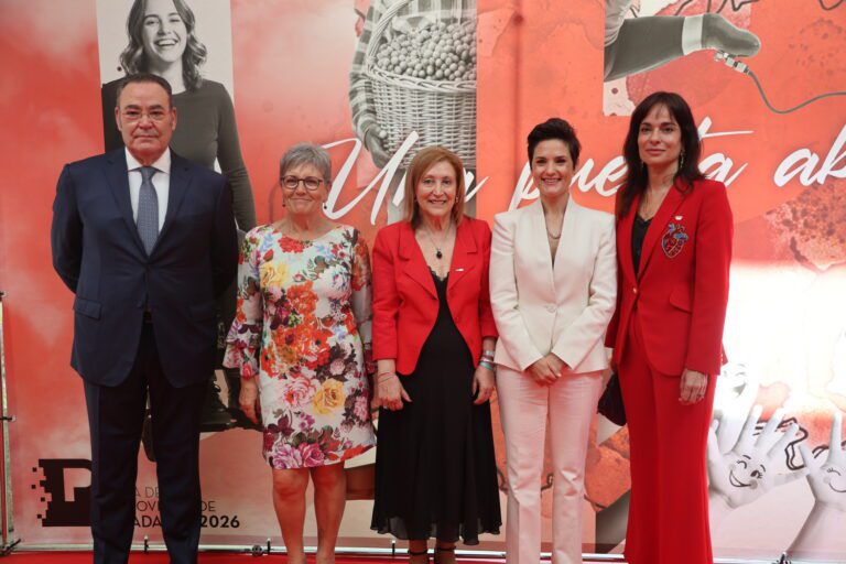 Raquel del Puerto destaca que las tres nuevas Medallas de Oro simbolizan el talento y el compromiso que “están transformando una provincia mejor”