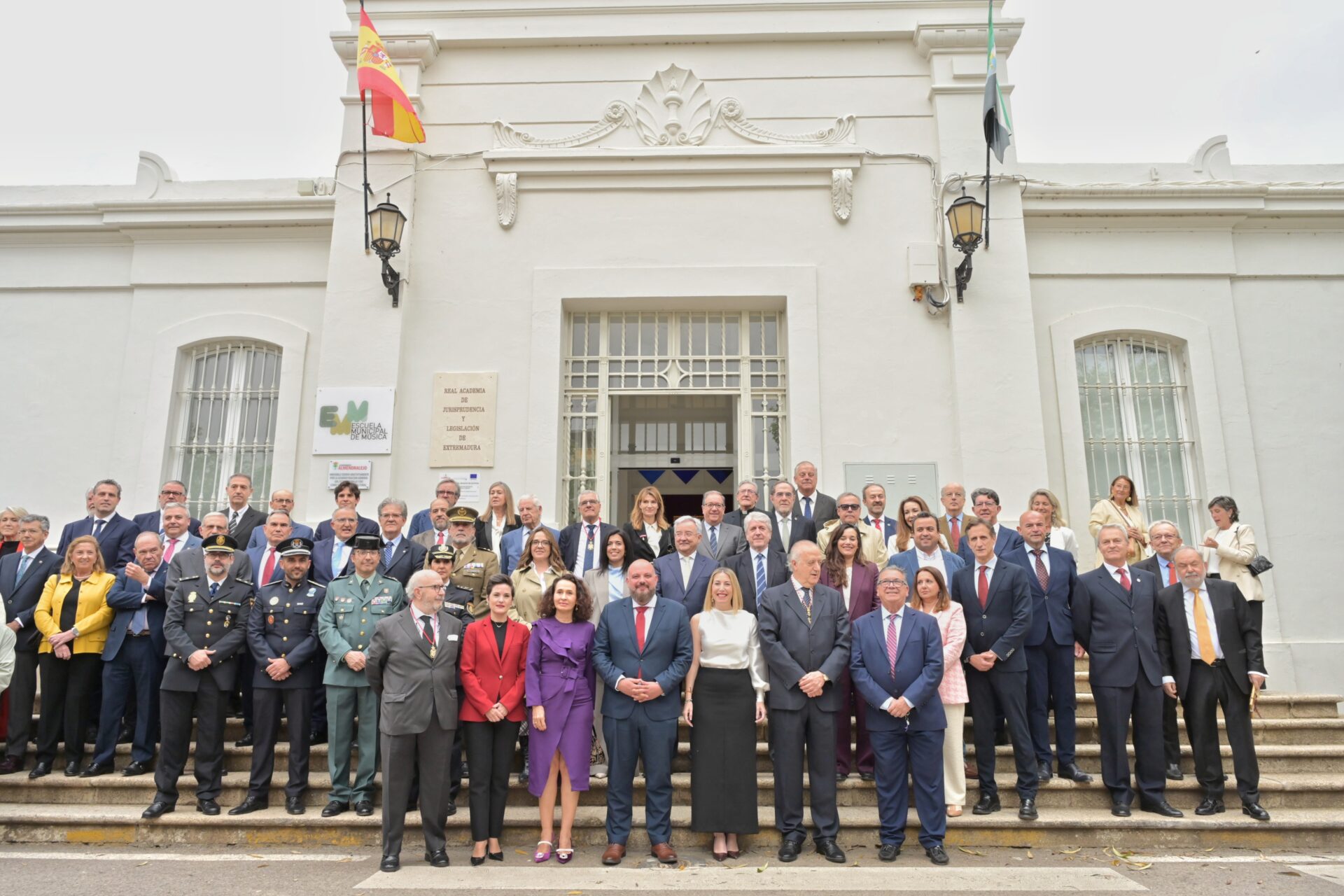 La presidenta de la Junta destaca el papel del Derecho en la democracia en el nombramiento de nuevos Académicos en Almendralejo