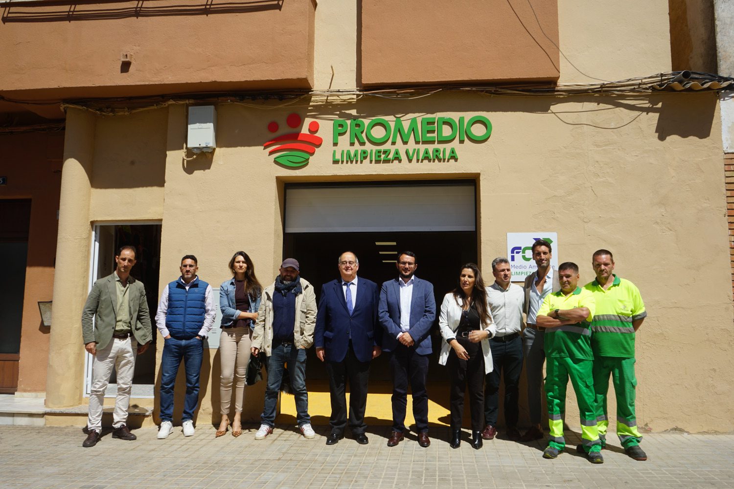 La limpieza viaria de Zafra estrena instalaciones y nueva barredora para el centro histórico