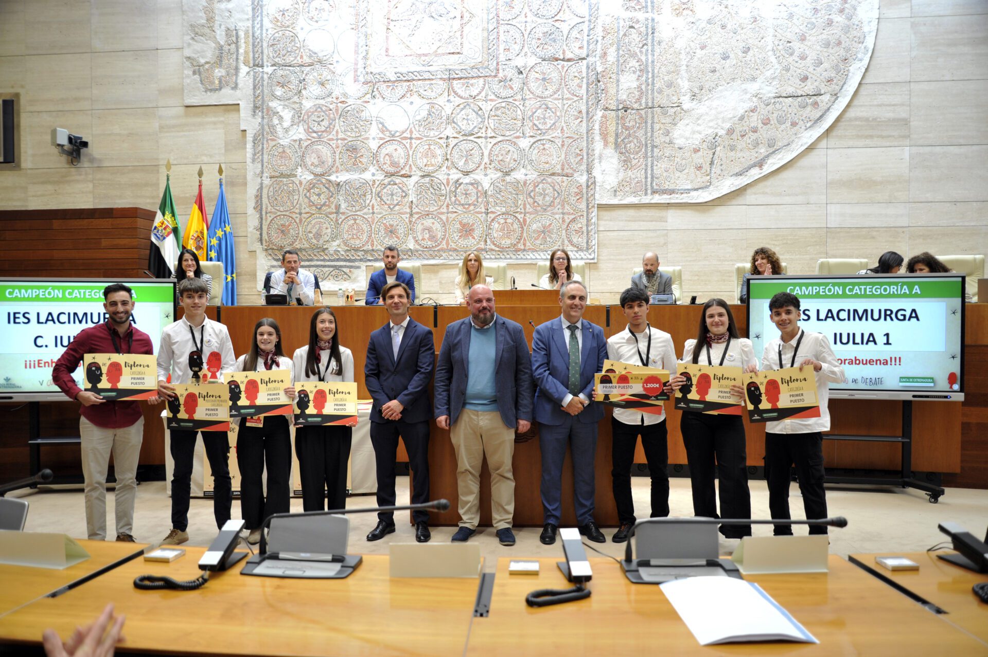 El IES Lacimurga de Navalvillar de Pela y el Colegio Claret de Don Benito ganan el V Concurso de Debate Escolar