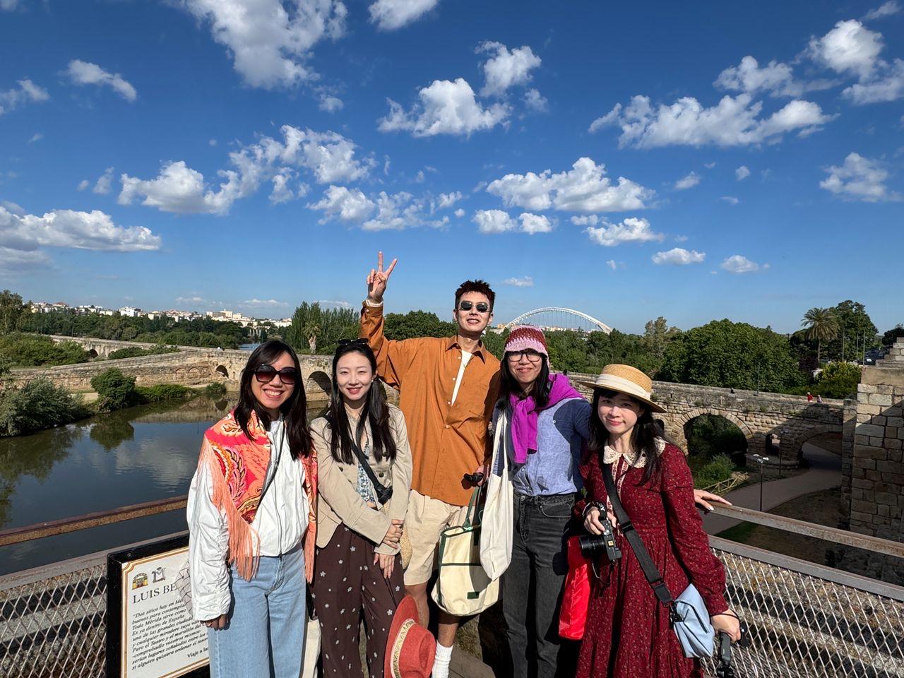 Creadores de contenido de China descubren la Vía de la Plata y otros atractivos turísticos de Extremadura