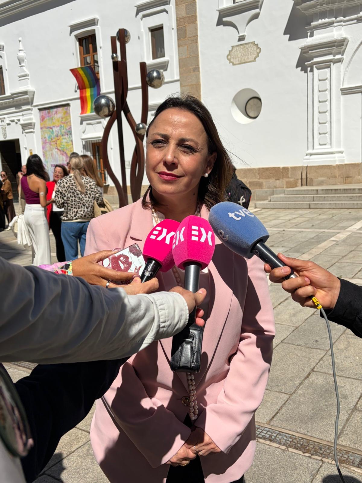 La secretaria general de Igualdad exige al Gobierno que ponga los medios necesarios para que las mujeres víctimas de violencia de género y sexual puedan ser evaluadas por el IML de Badajoz