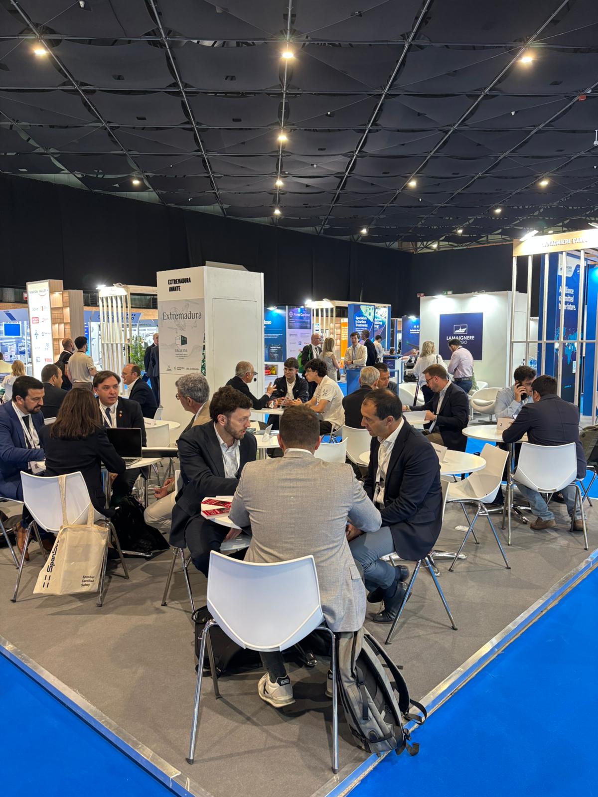 La Junta de Extremadura impulsa la proyección del sector de defensa extremeño en ADM Sevilla con 168 reuniones B2B concertadas