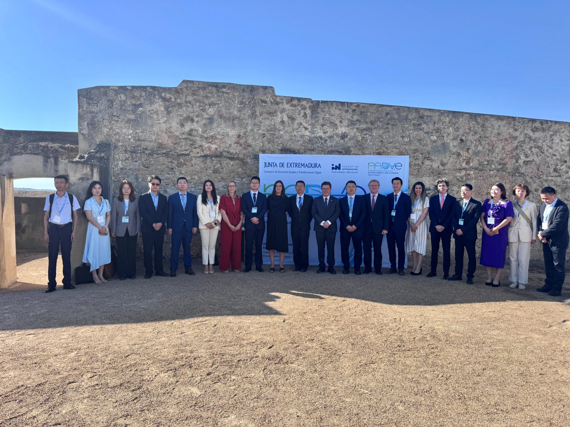 El consejero Santamaría destaca que Extremadura puede ser la puerta de entrada de la inversión internacional en Europa