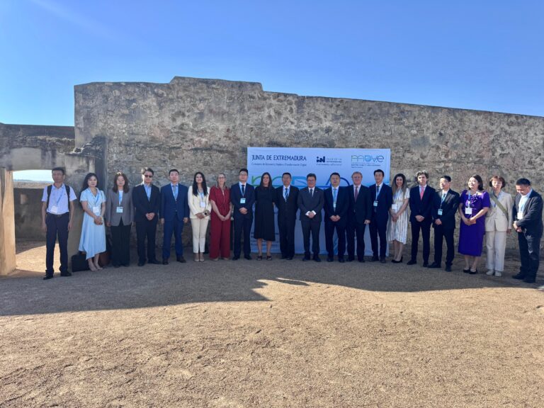 El consejero Santamaría destaca que Extremadura puede ser la puerta de entrada de la inversión internacional en Europa