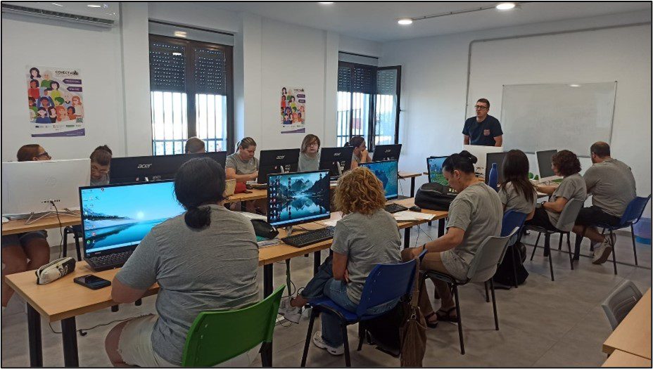El Programa de Competencias Digitales para la Ciudadanía forma a 20.500 personas, especialmente en el ámbito rural