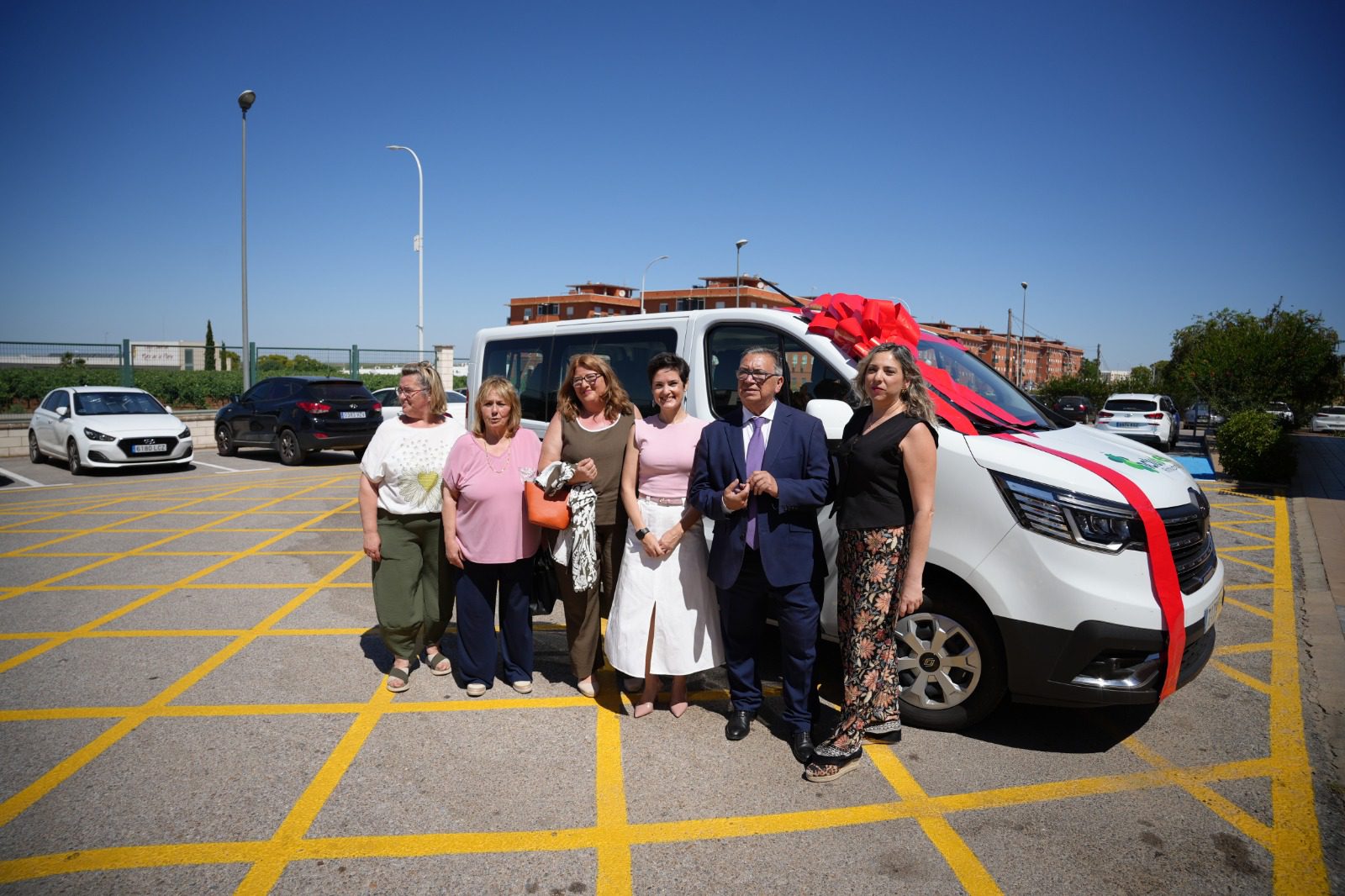 La Diputación de Badajoz refuerza la autonomía y la inclusión de las personas con discapacidad con el apoyo a Includes Almendralejo