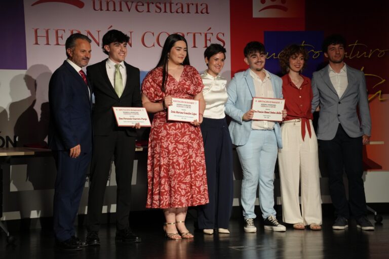 La Diputación de Badajoz reivindica la educación como la mejor inversión de futuro en la graduación de la Residencia Universitaria Hernán Cortés