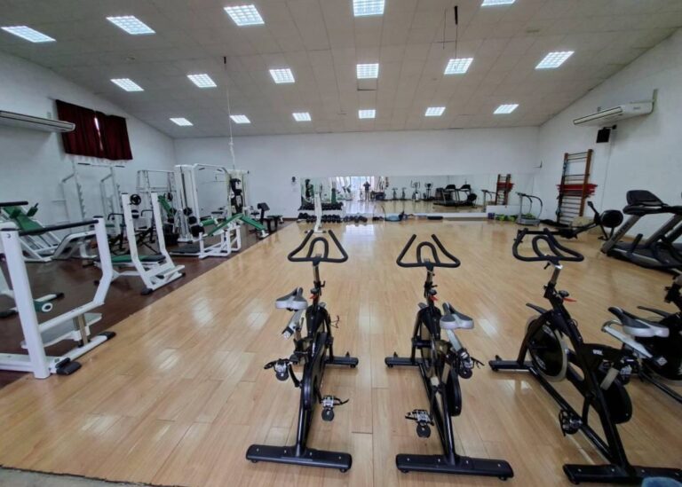 La Junta de Extremadura incrementa hasta 1,3 millones de euros las ayudas para instalaciones deportivas municipales