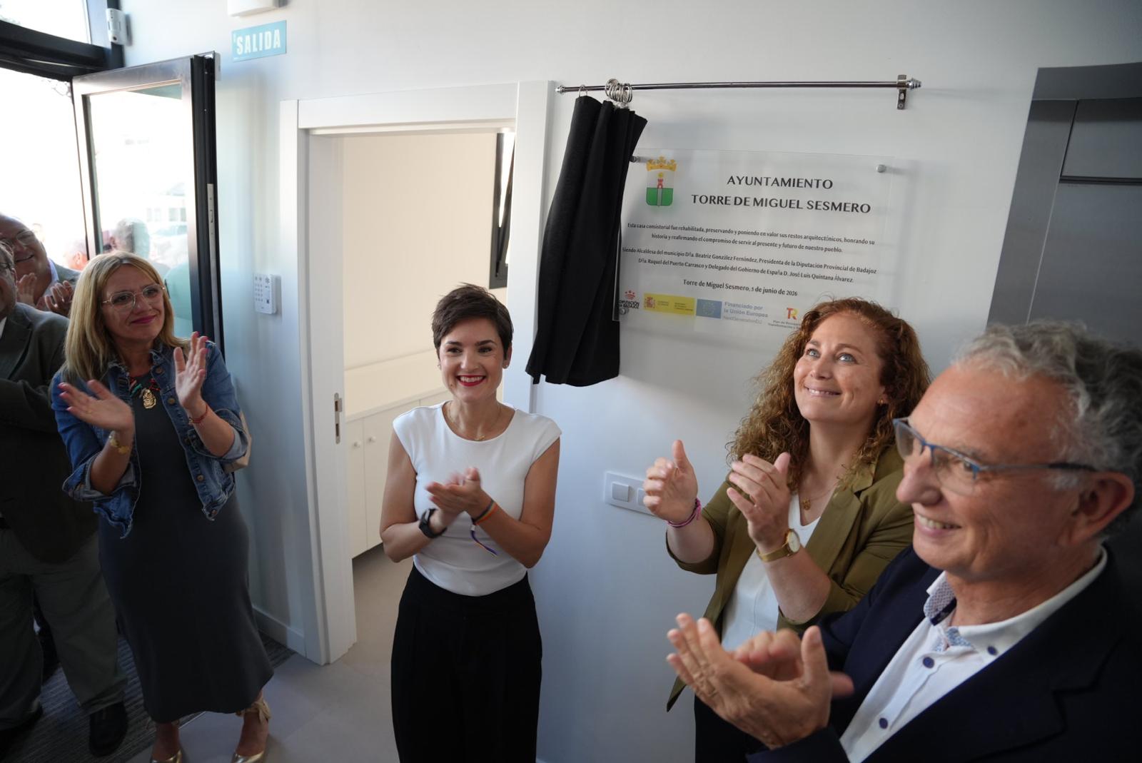 La Diputación de Badajoz reafirma su apoyo al municipalismo con la inauguración del nuevo Ayuntamiento de Torre de Miguel Sesmero