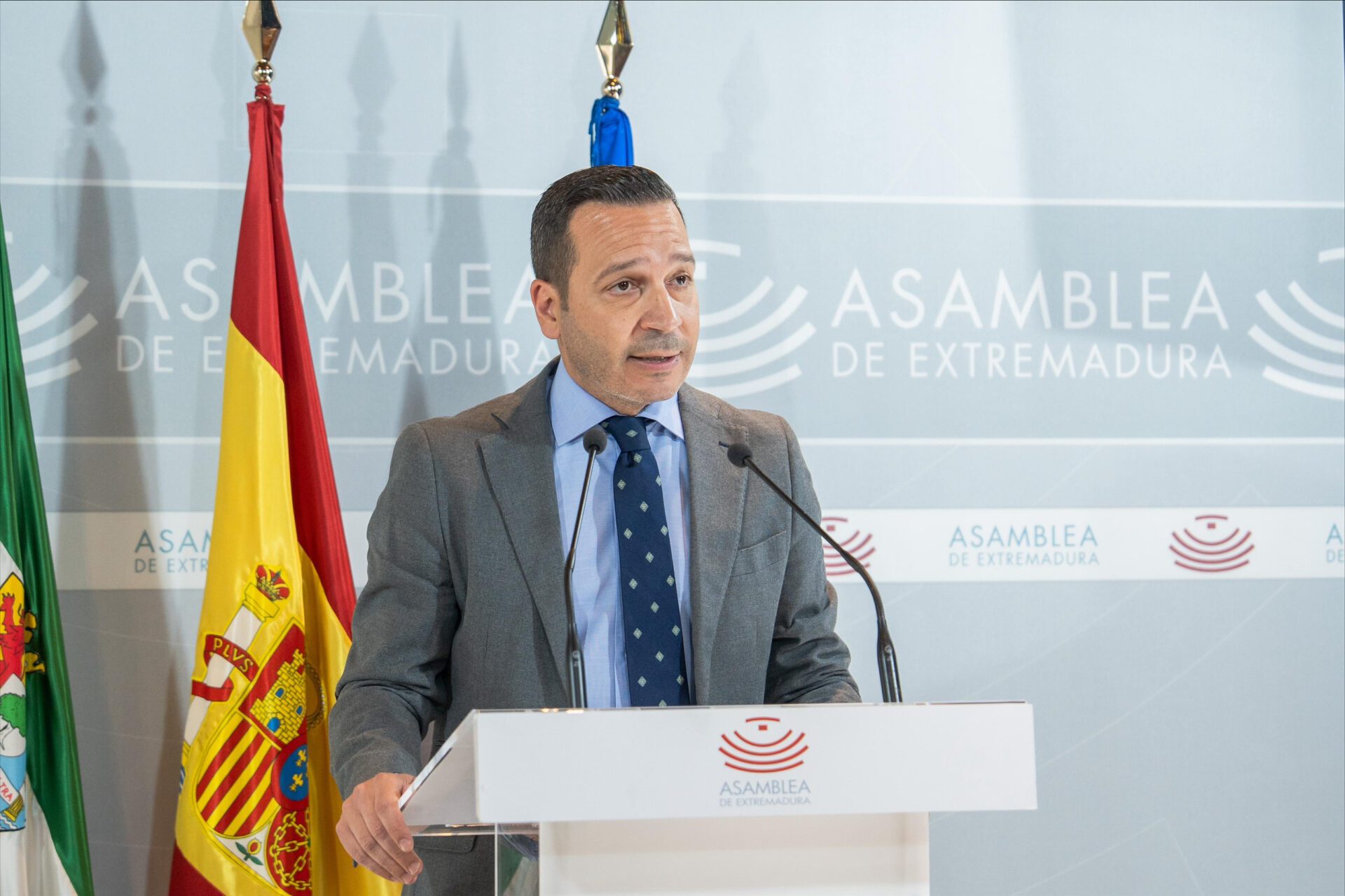 El vicepresidente, Óscar Fernández Calle, presenta un presupuesto de casi 218 millones de euros centrado en los servicios sociales, las familias y la juventud