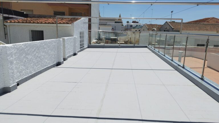 Finalizan las obras de mejora en el chalet de Chipiona que Diputación pone a disposición de personas con discapacidad intelectual para programas vacacionales