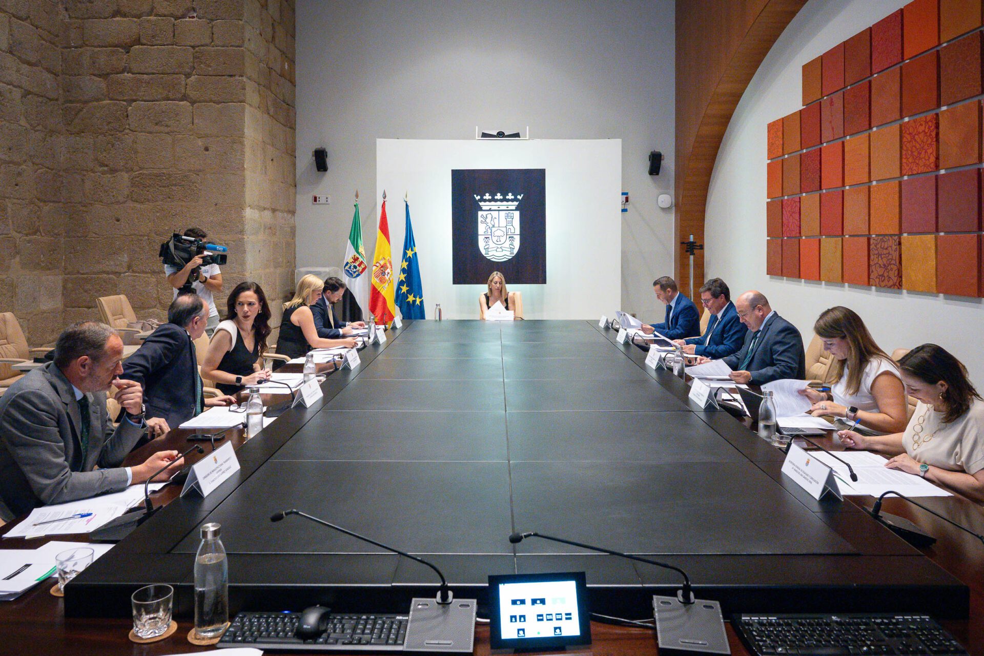 El Consejo de Gobierno refuerza la formación, la educación y la atención social con nuevas inversiones en Extremadura