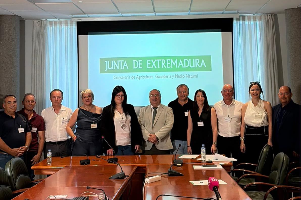 Agricultura respalda el acuerdo de las empresas Ibertabaco y Deltafina para la comercialización del tabaco producido en Extremadura en 2027-2029